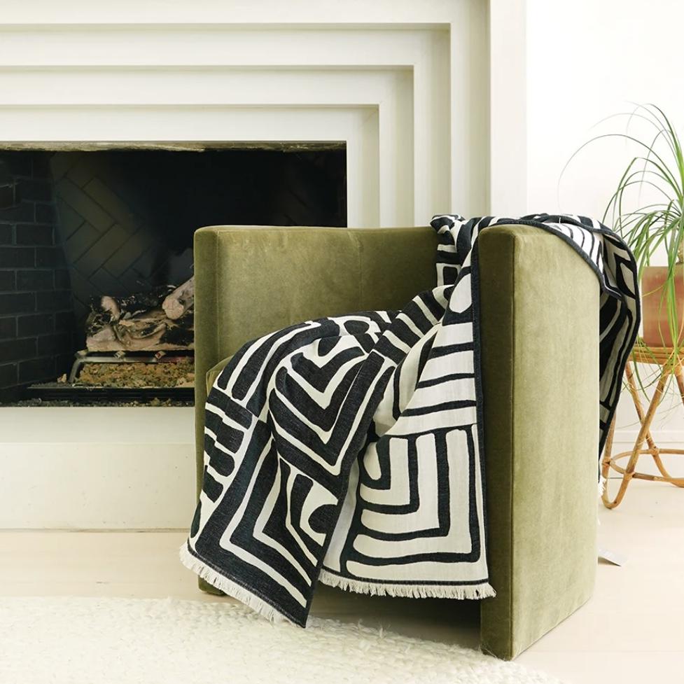 Alma Throw - Black