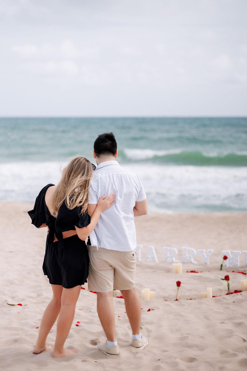 The Wedding Website of Lyndsey Lisowski and Juan Gutierrez