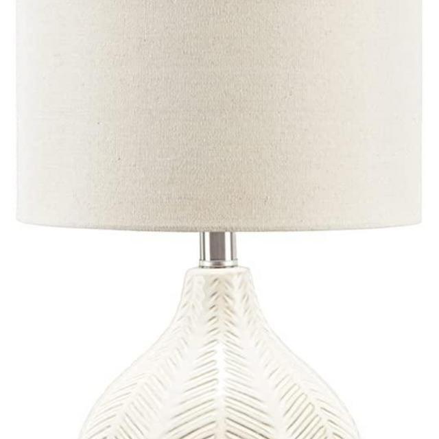 Signature Design by Ashley Rainermen 20" Modern Herringbone Ceramic Table Lamp, Off White