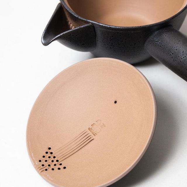 Nankei Banko Yaki Teapot