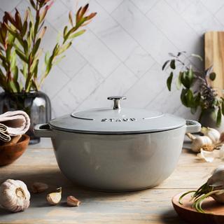 Cast Iron 5 qt. Essential French Dutch Oven