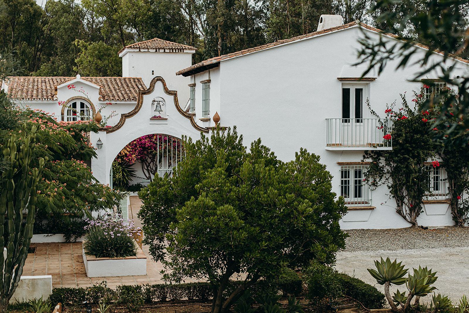 The Wedding Website of Noelia White and Jake Stoodley