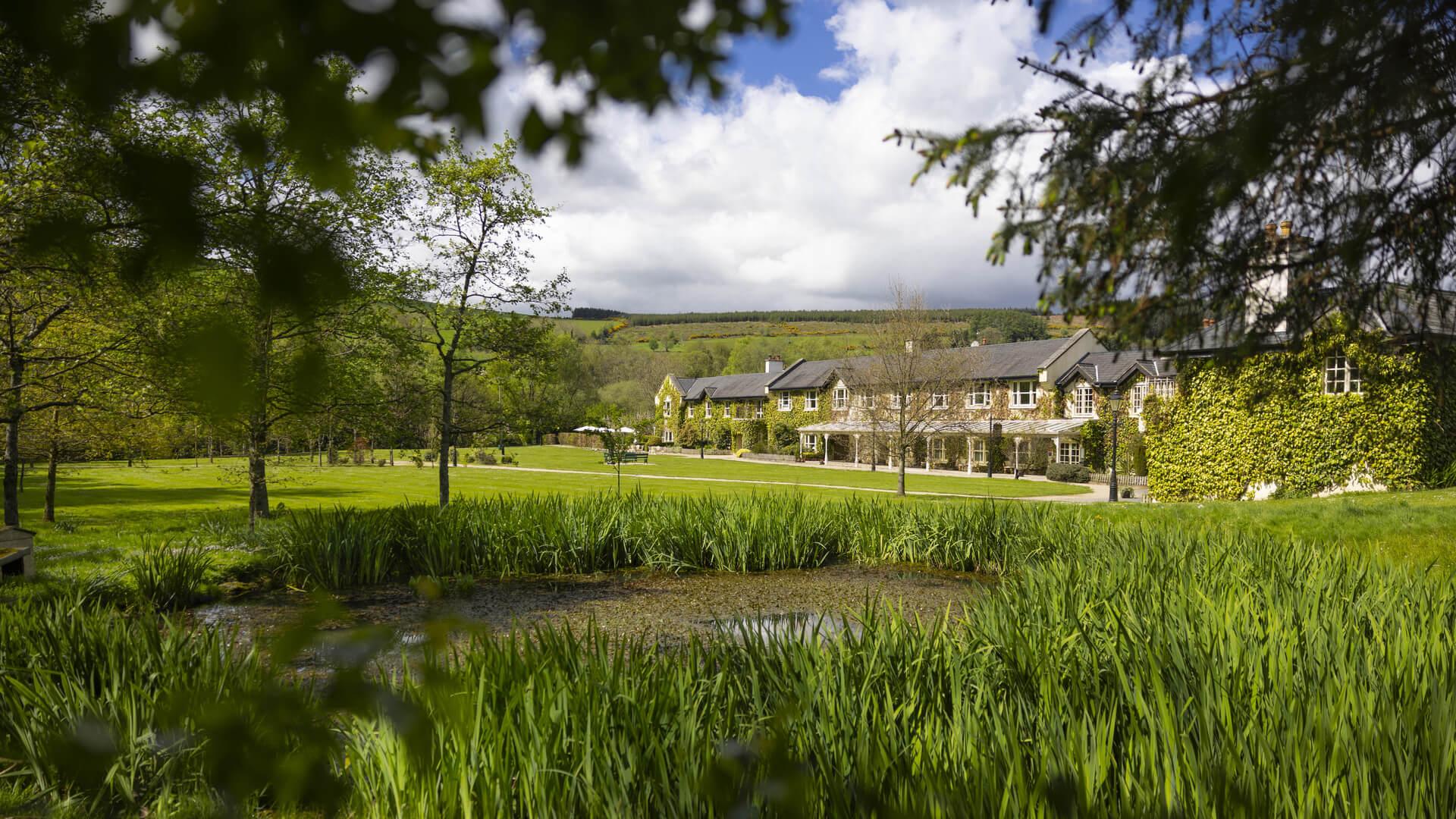 The Wedding Website of Brett Lyons and Kaitlyn Lavelle