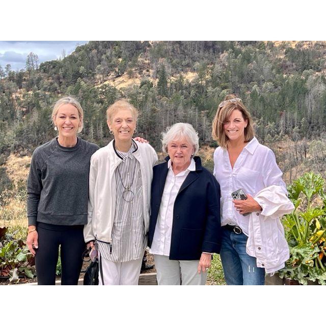 Beautiful women at Betty's O'Shaughnessy Winery (July 2022)