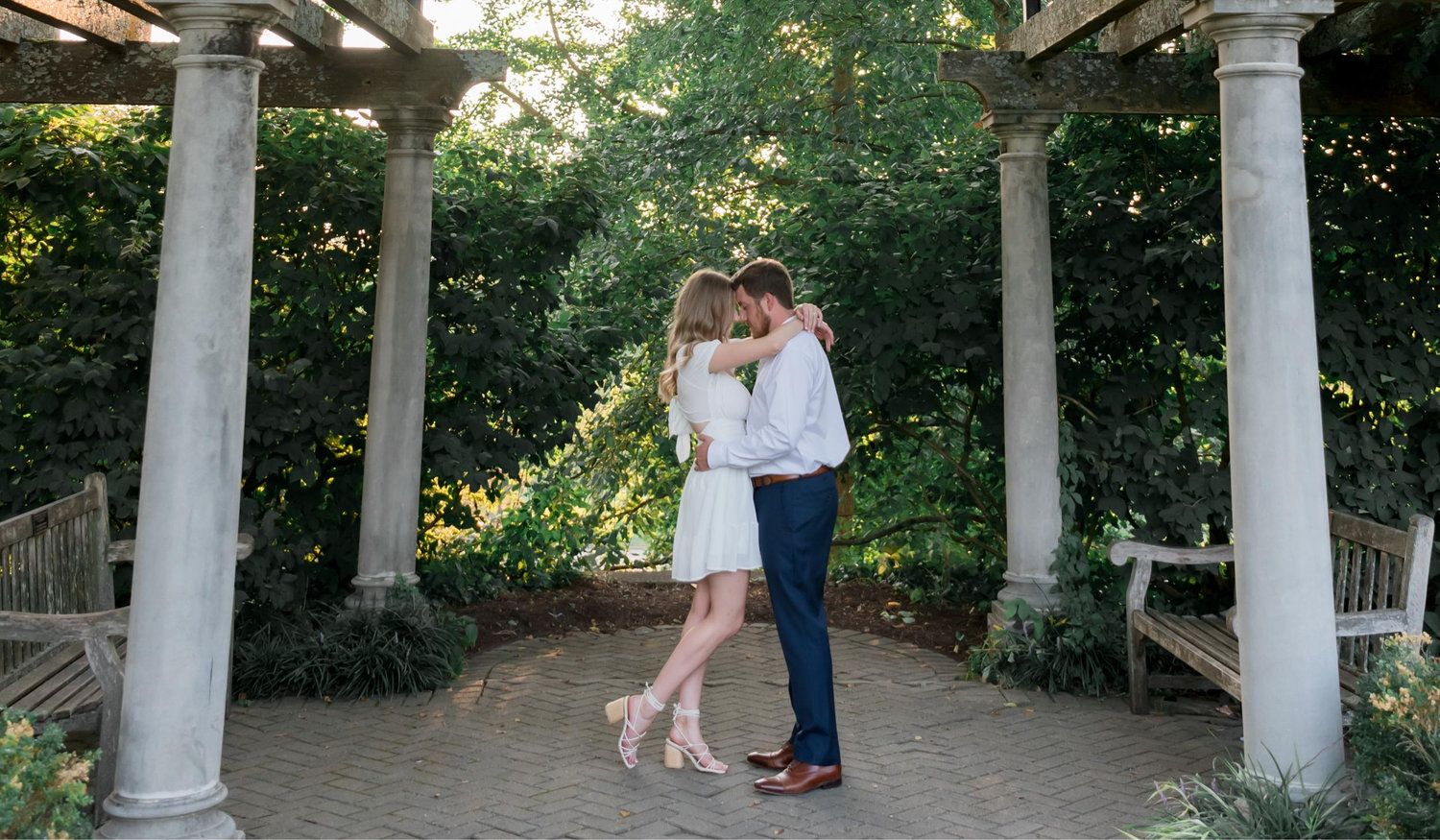The Wedding Website of Lauren Maguire and Toby Maguire