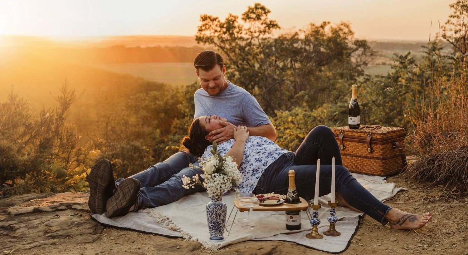 The Wedding Website of Cassandra Einbeck and Tyler Schultz