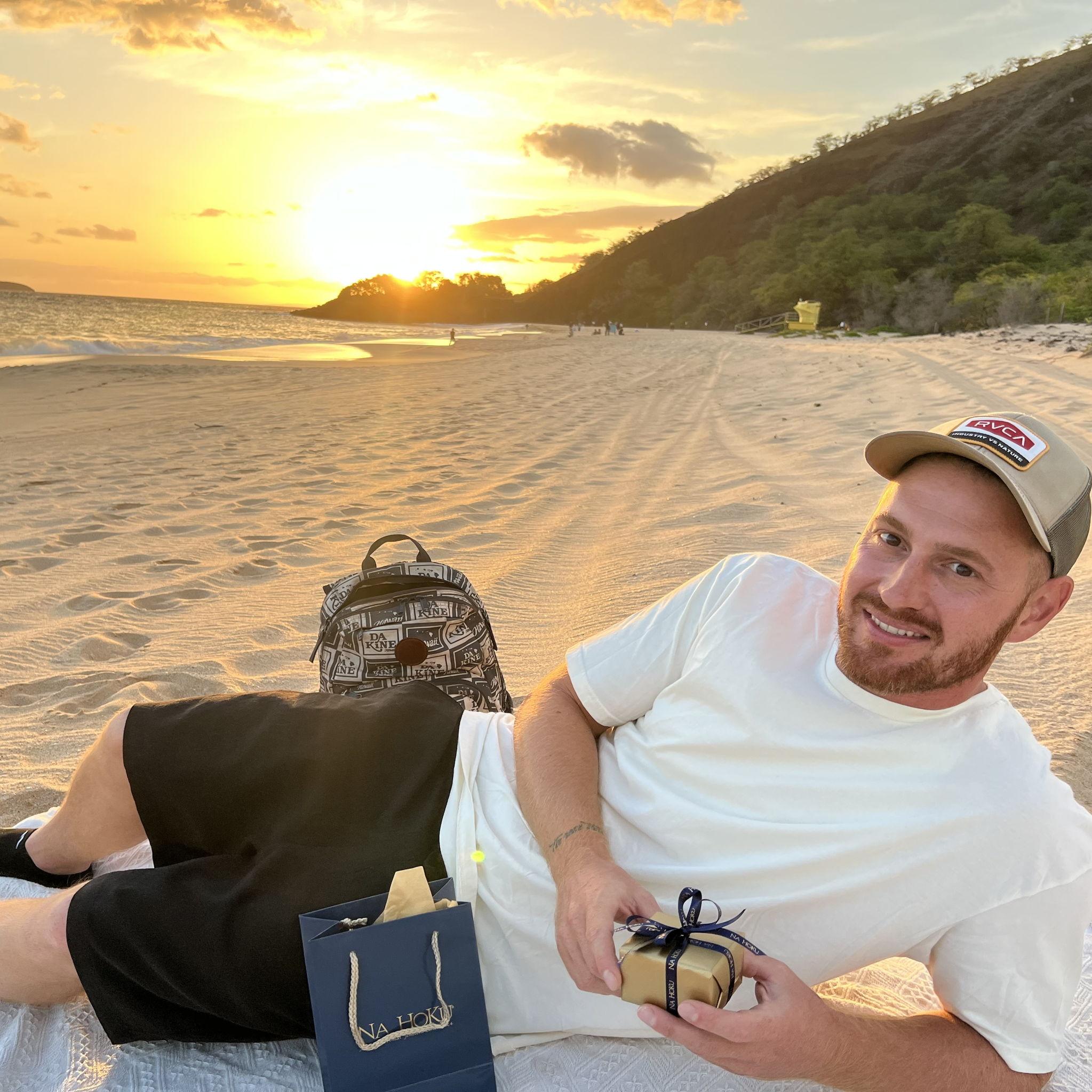 Jereme surprising Leilani with a parting gift. Not yet a couple . . .