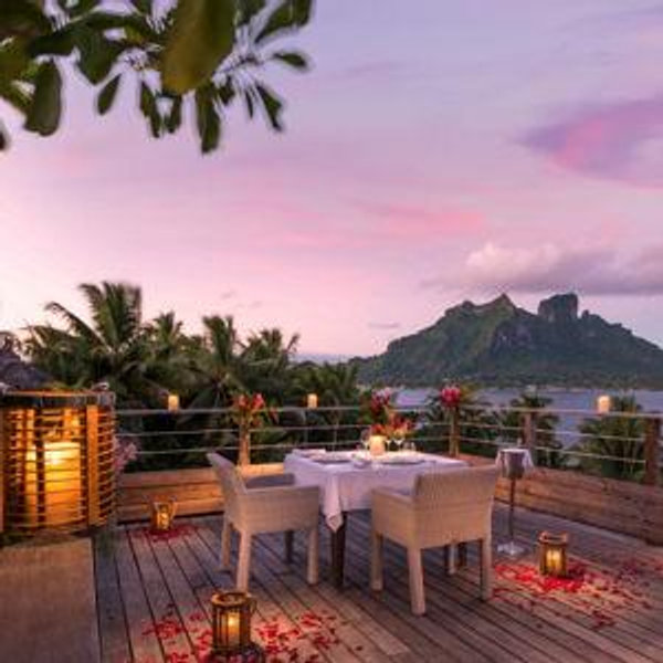 Honeymoon Experience: Romantic Dinner - Gourmet Menu - Otemanu View Point