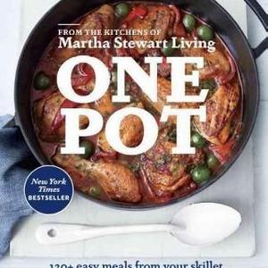 One Pot (Paperback) by Martha Stewart Living