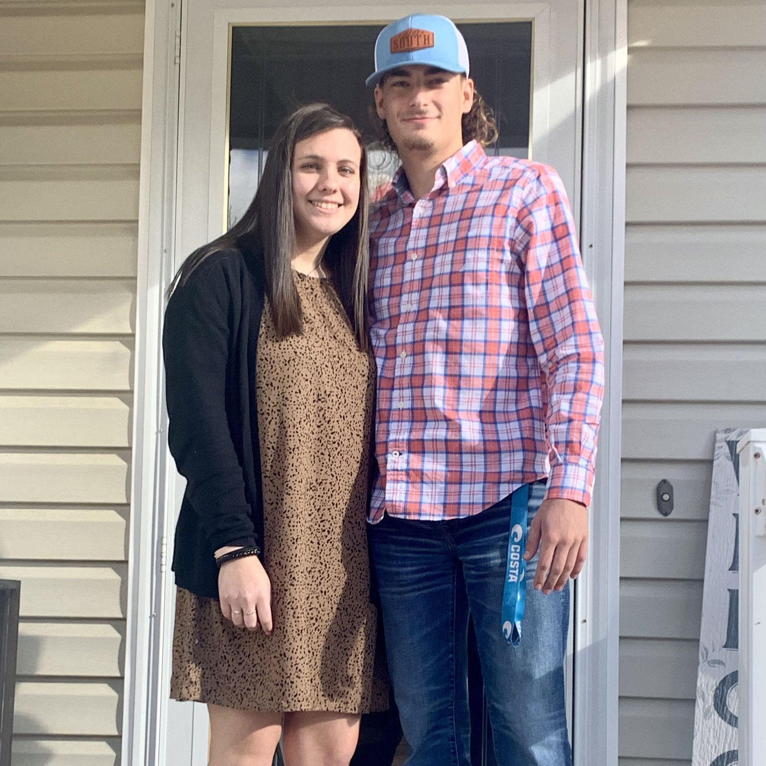 The bride's first birthday dating the groom 🎂🎈