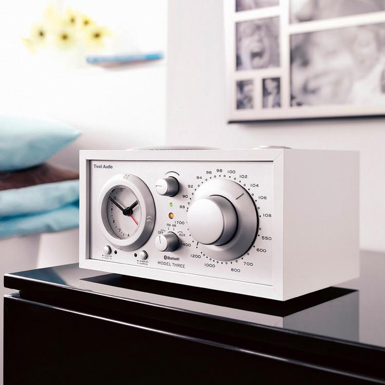 【値下げ】Tivoli Audio MODEL THREE BT Tivoli Audio Model Three BT - Batten Home