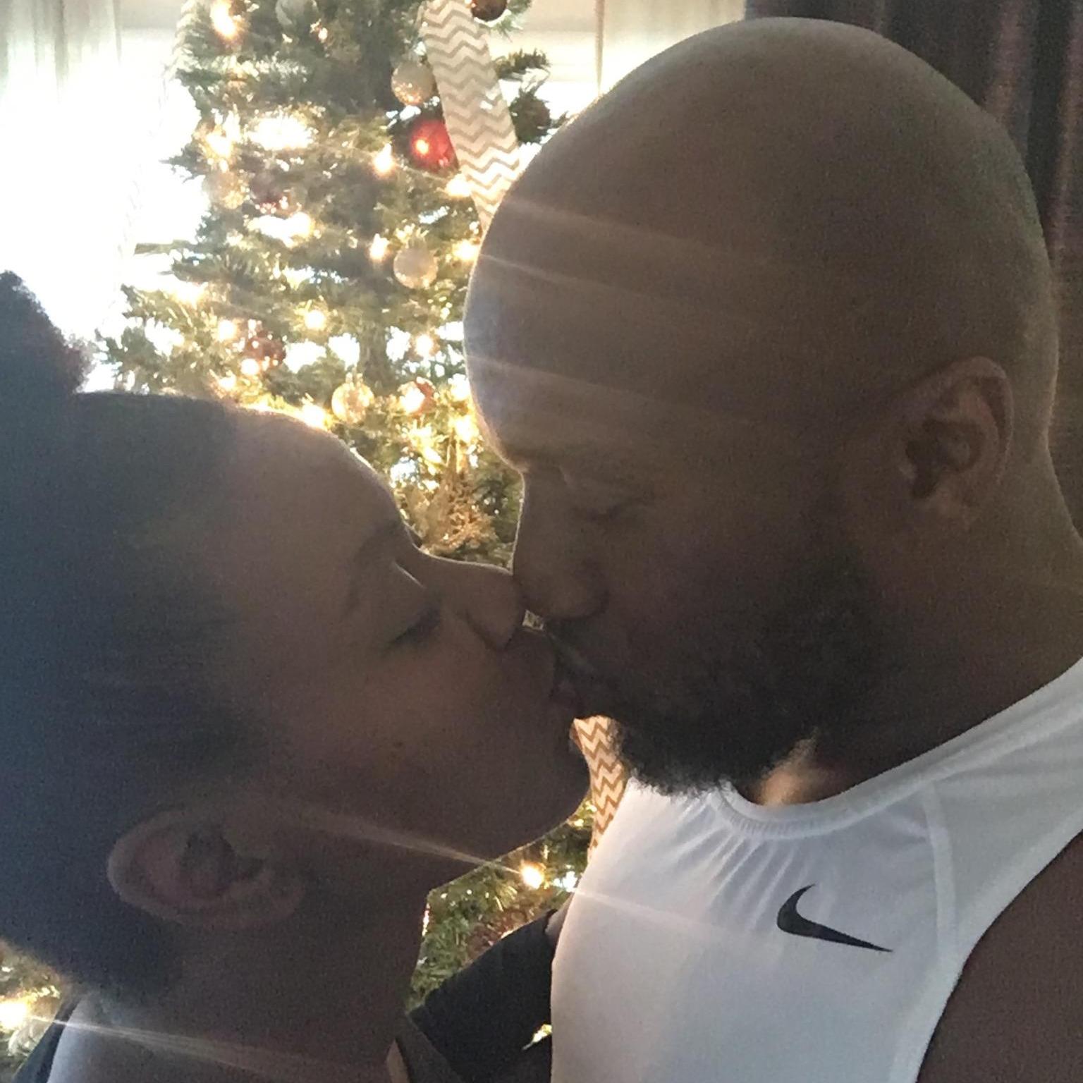 Christmas Kisses 2016