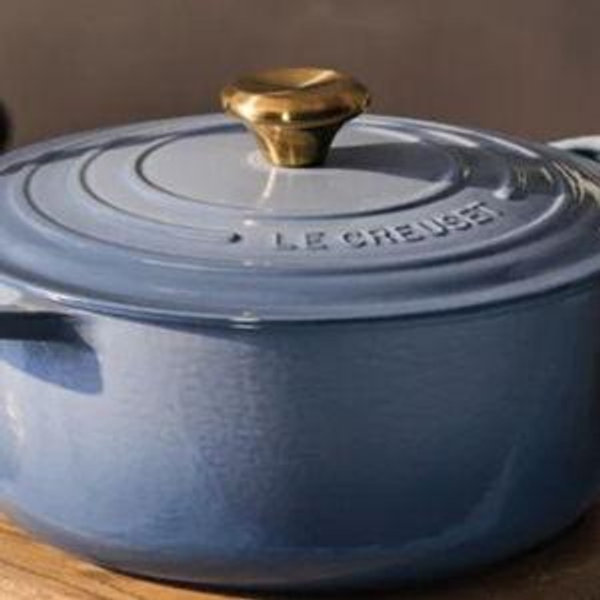 Signature Round Dutch Oven