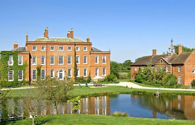 The Wedding Website of Lucy Jackson and Sam Boden
