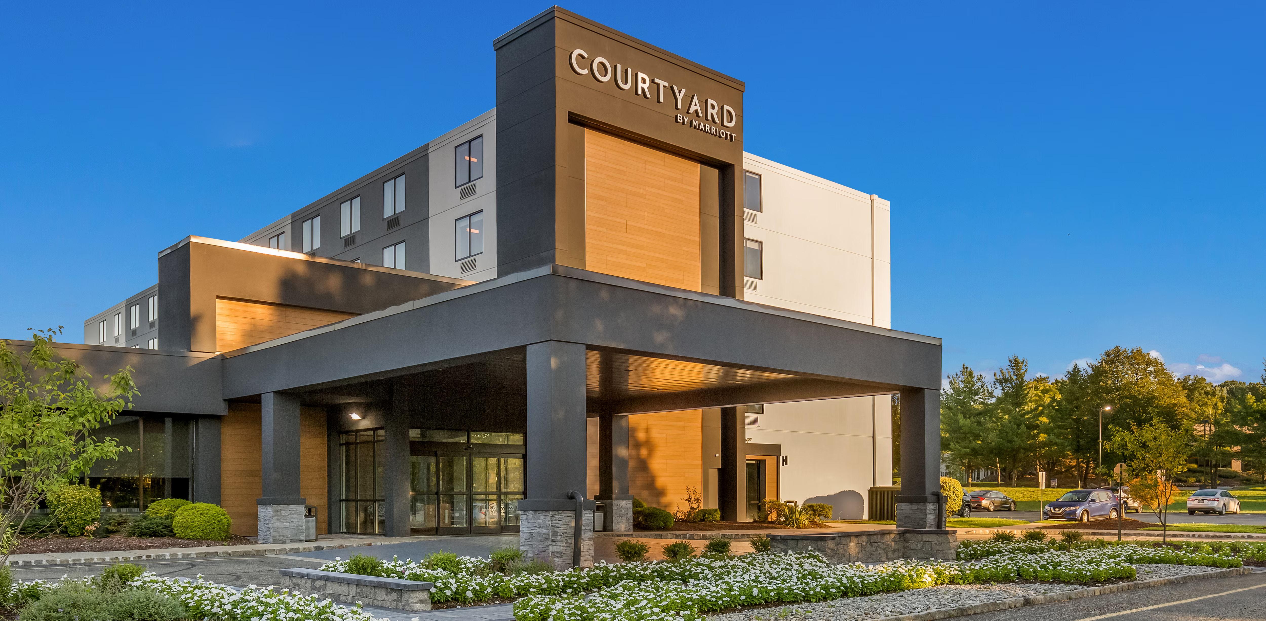 The Wedding Website of Mason Derreck Lewis and Stephen Peter Lugowe