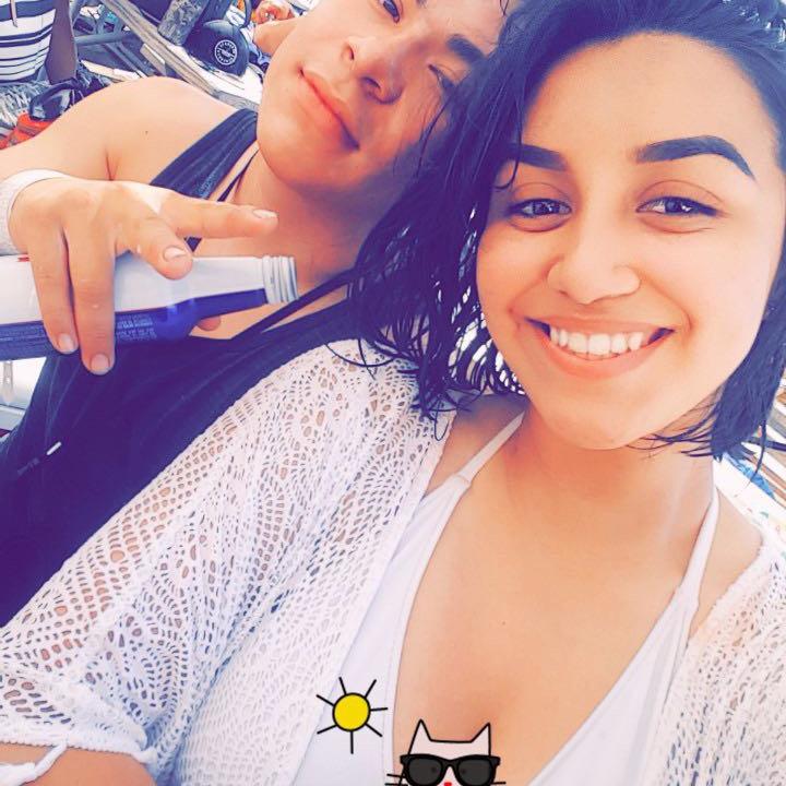 May 28, 2018 was the day this picture was taken. A couple of minutes after, Robert asked me to be his girlfriend ❤️ we were at
Schlitterbahn & it was my first time ever to go there