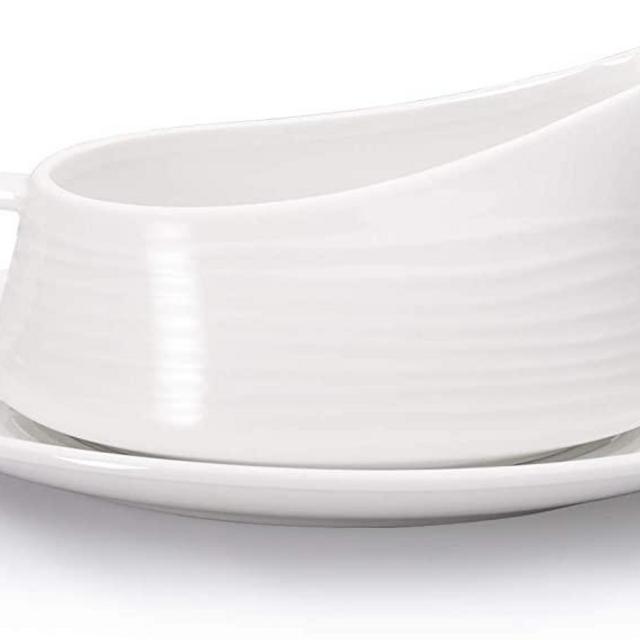 AVLA Porcelain Gravy Boat and Tray, 9 Oz Gravy Boat With Ergonomic Handle, Porcelain Saucier With Dripless Lip Spout for Warming Sauces, Salad Dressings, Milk, 220ML, White