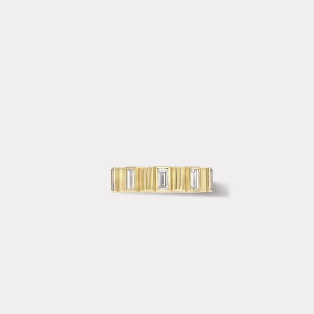 Retrovai Pleated Five Stone Band - Baguette Cut Diamonds