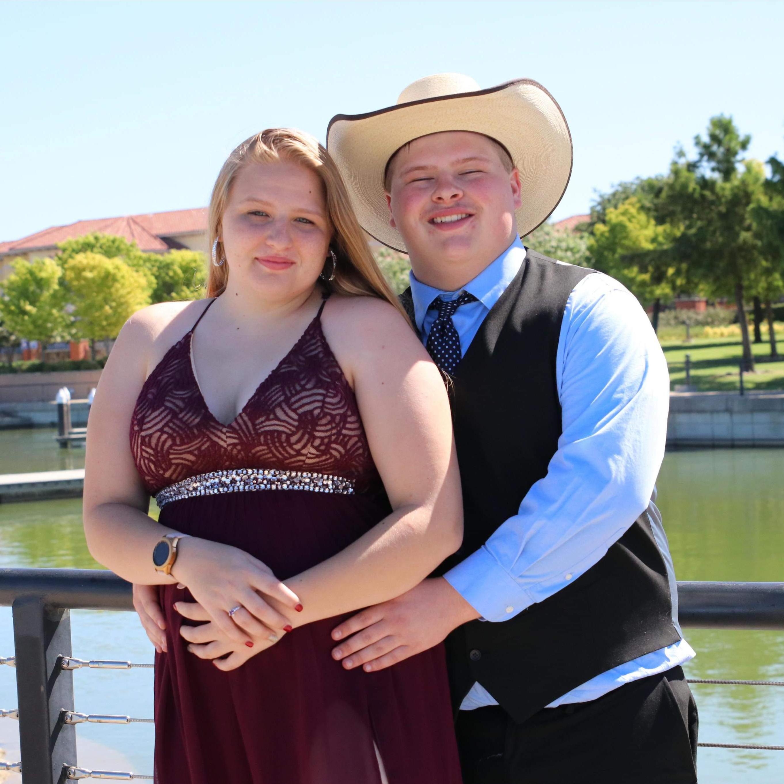 Prom Photos

June 11 2020
