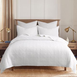 Melange Stitch 3-Piece Reversible Quilt Set