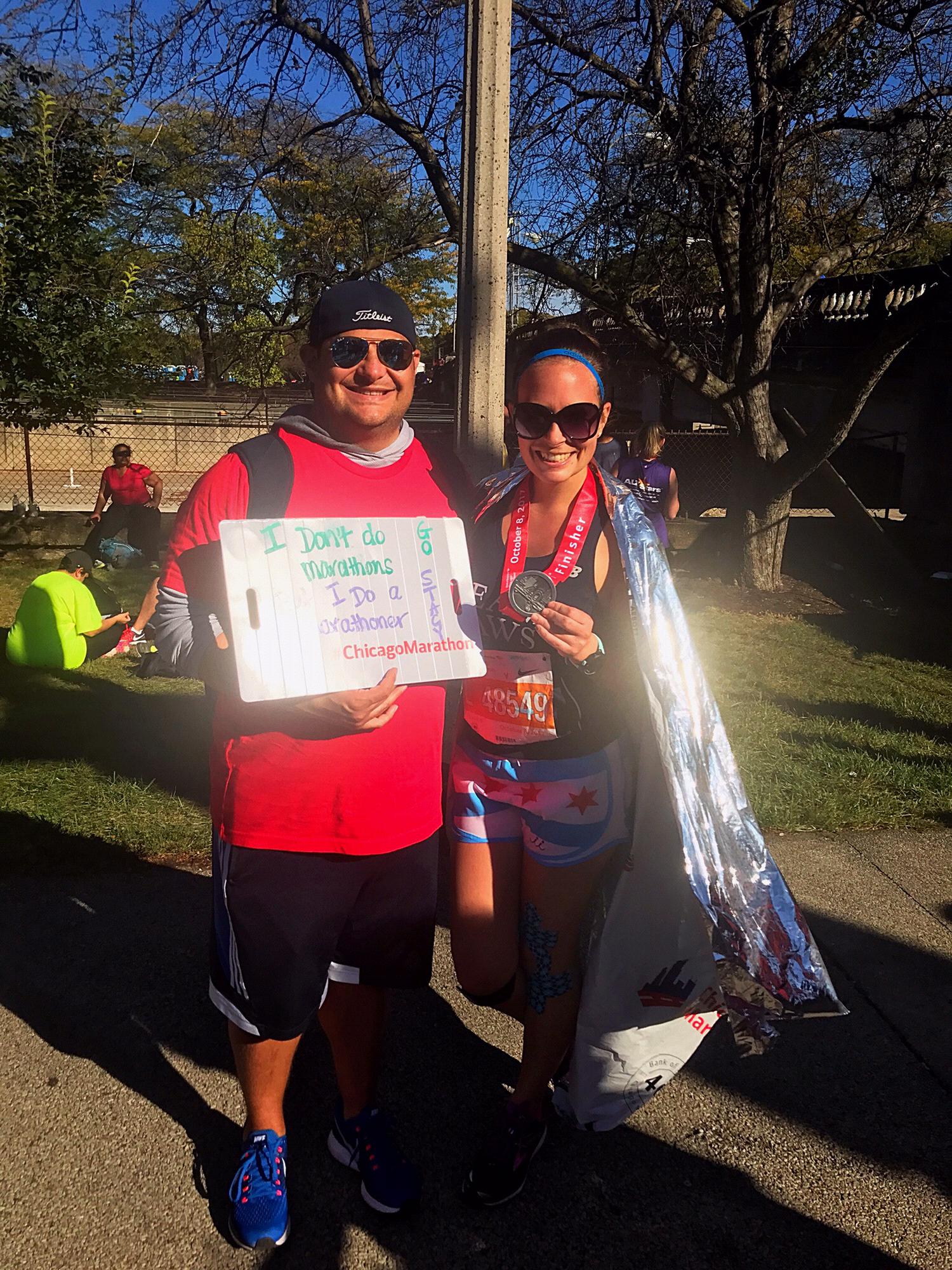The best cheerleader for the Chicago Marathon. Yes, you read his sign correctly, "I don't do marathons, but I do a marathoner."