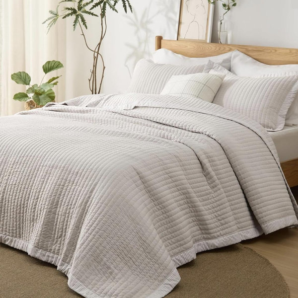 Bedsure Quilts King Size - King Quilt Bedding Set Bedspread Coverlet Comforter, Lightweight Corduroy Pattern Bedspread, 3-Piece Set with 106"x96" Coverlet & 2 Pillow Shams, All-Season Soft Microfiber