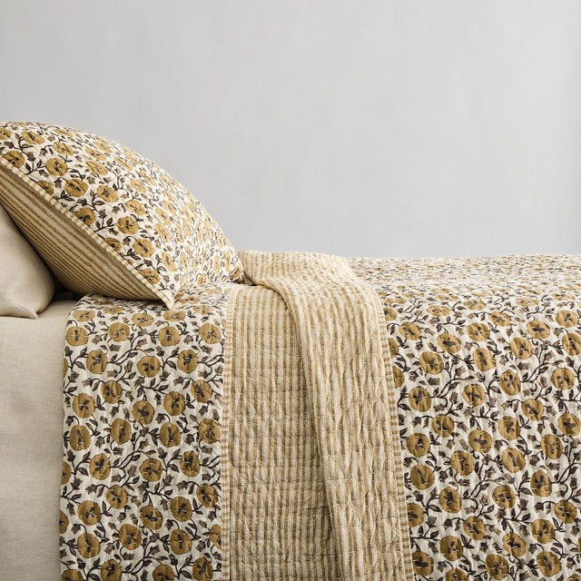 Laney Floral Quilt, Full/Queen, Honey