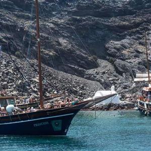 Santorini Honeymoon Experience: Cruise to Volcano & Hot Springs
