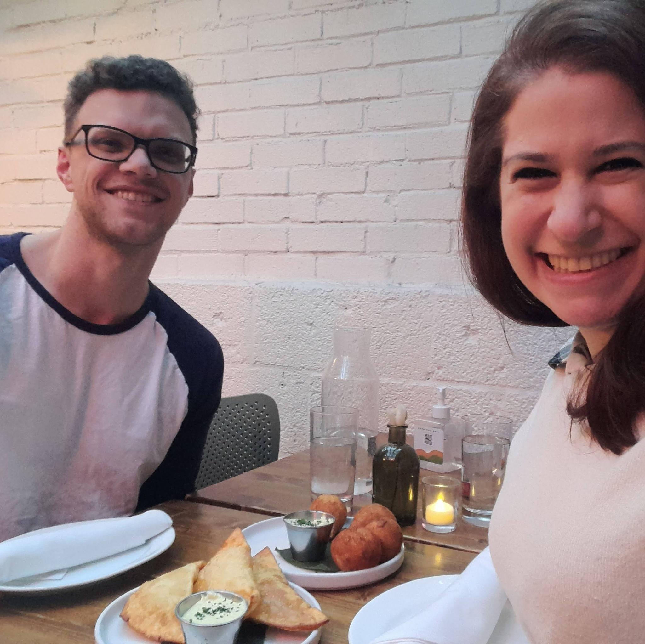 First time at a Brazilian restaurant / A primeira vez dele no restaurante brasileiro