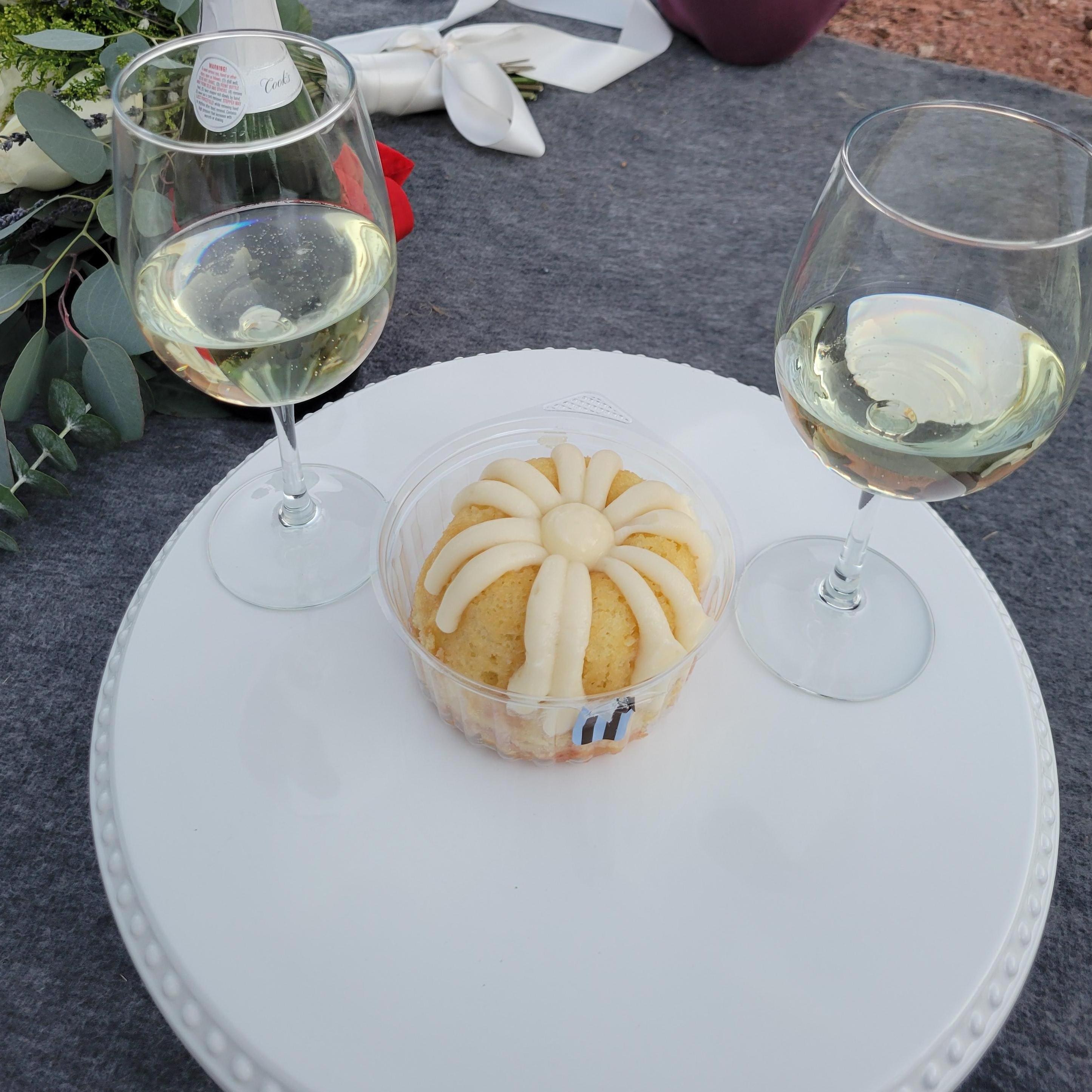 Champagne and White Chocolate Raspberry Cake
Champán y Pastel de chocolate blanco y frambuesa