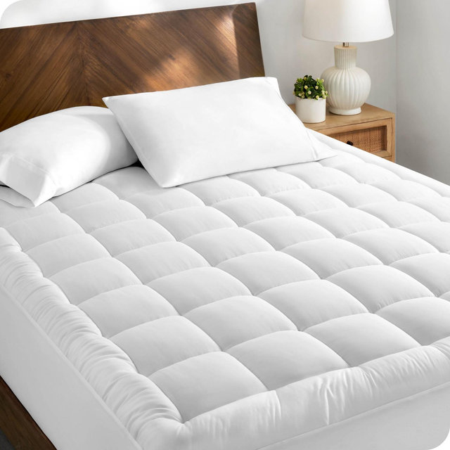 White Queen Cotton Top Mattress Pad by Bare Home