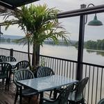 Duke’s Riverside Bar & Grille