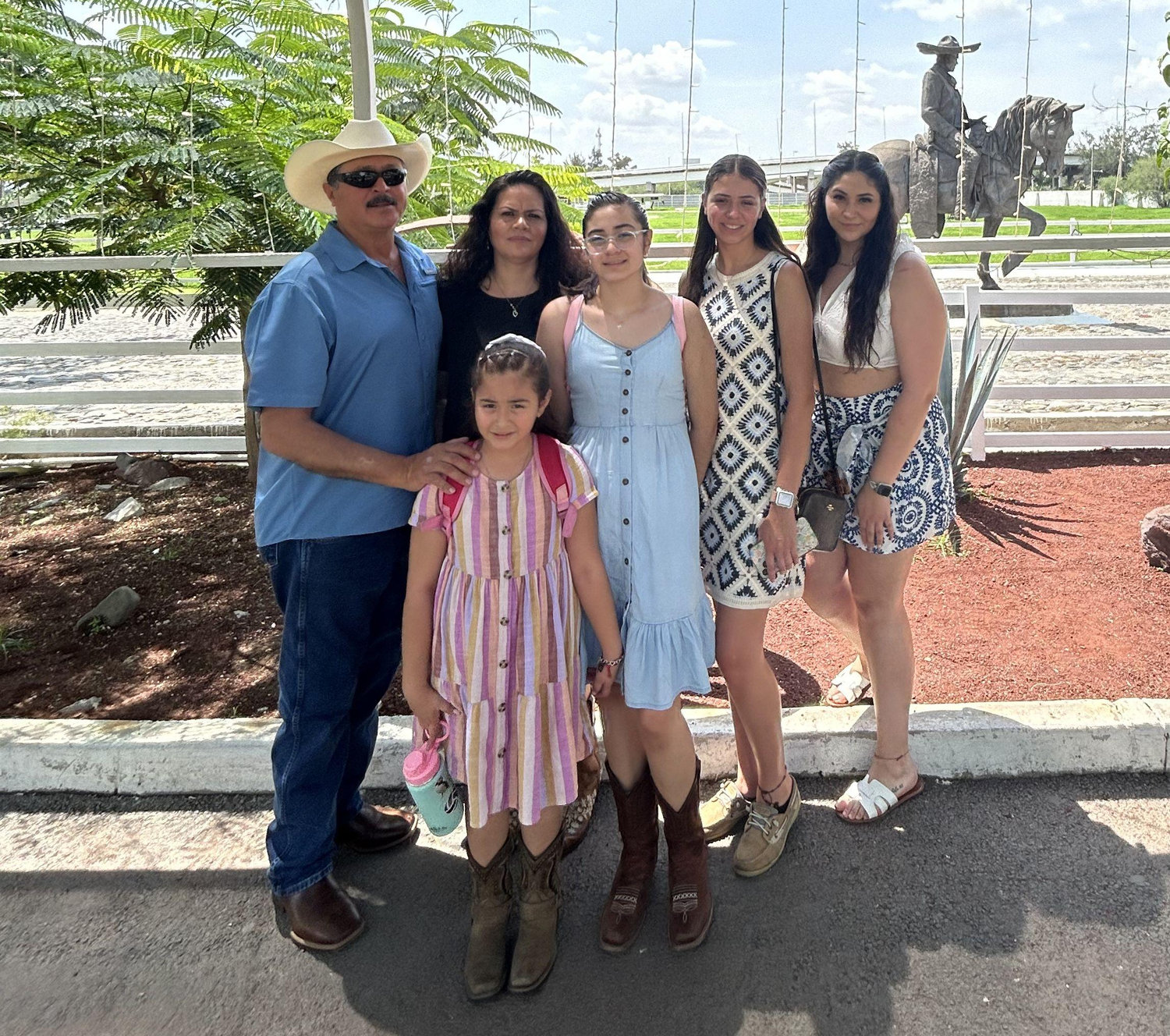 The Wedding Website of Alfredo Castellanos and Yolanda Castellanos