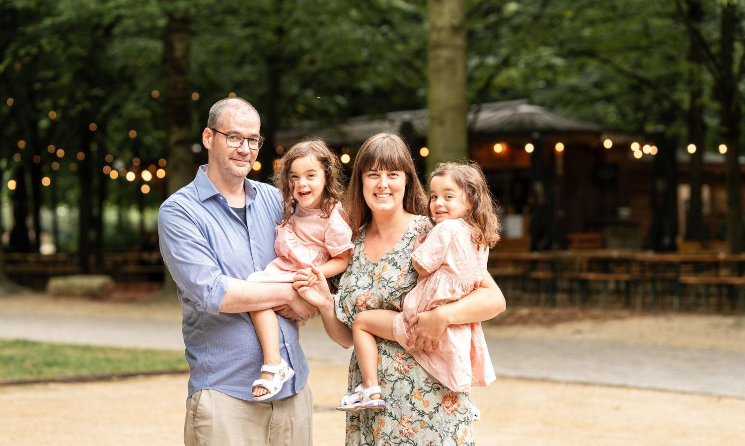The Wedding Website of Renaud Gain and Lynn Sundelius