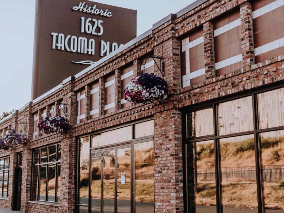 The Wedding Website of Elizabeth Flannery and Bobby Joe Sanders III