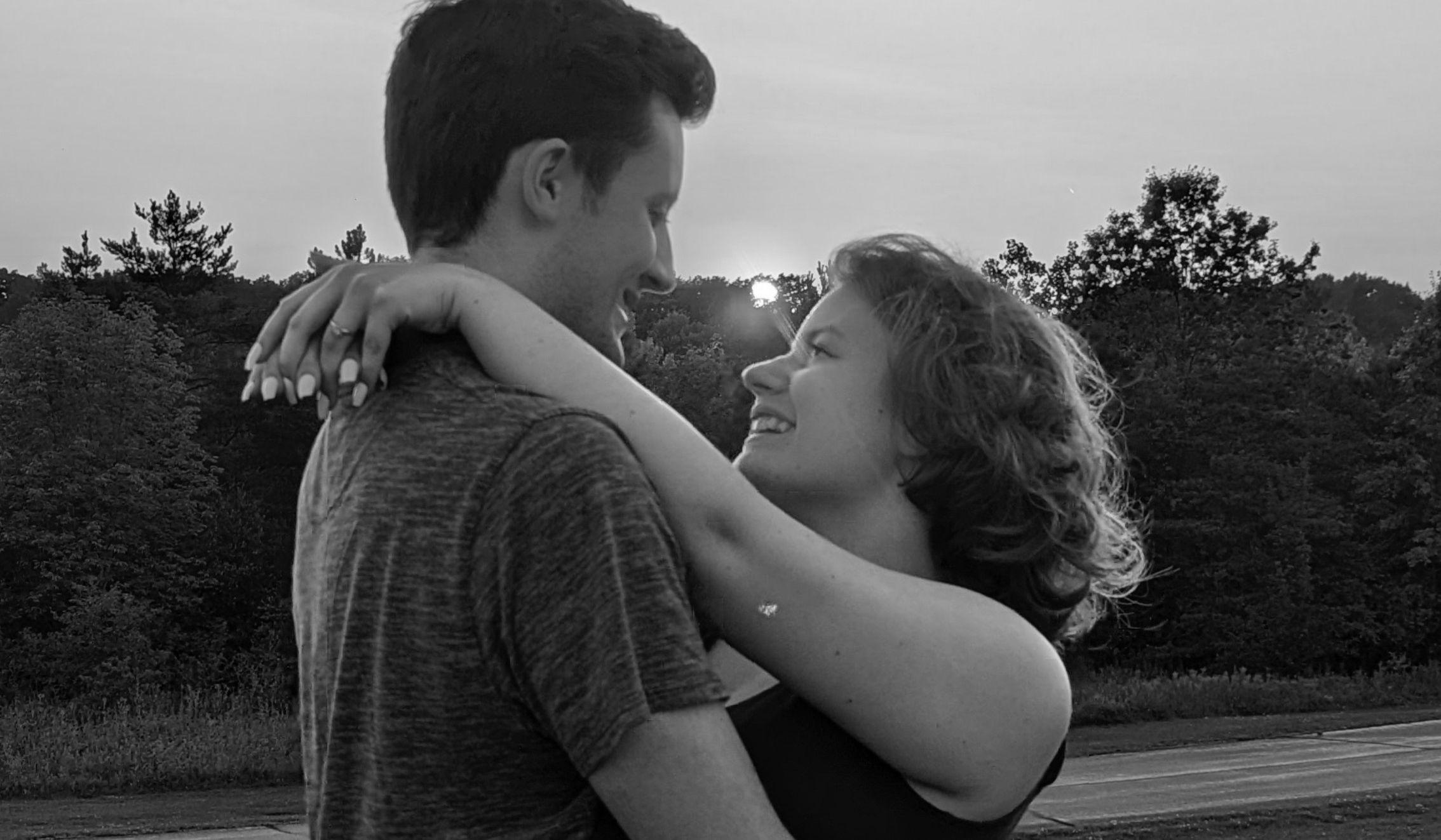 alissa-blake-and-logan-farmer-s-wedding-website