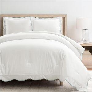 Lush Decor Coastal Chic Scalloped Edge Comforter Set, 3 Piece Set King/California King, Blue & White - King Bedding Set - White Comforter King Size - Coastal Decor