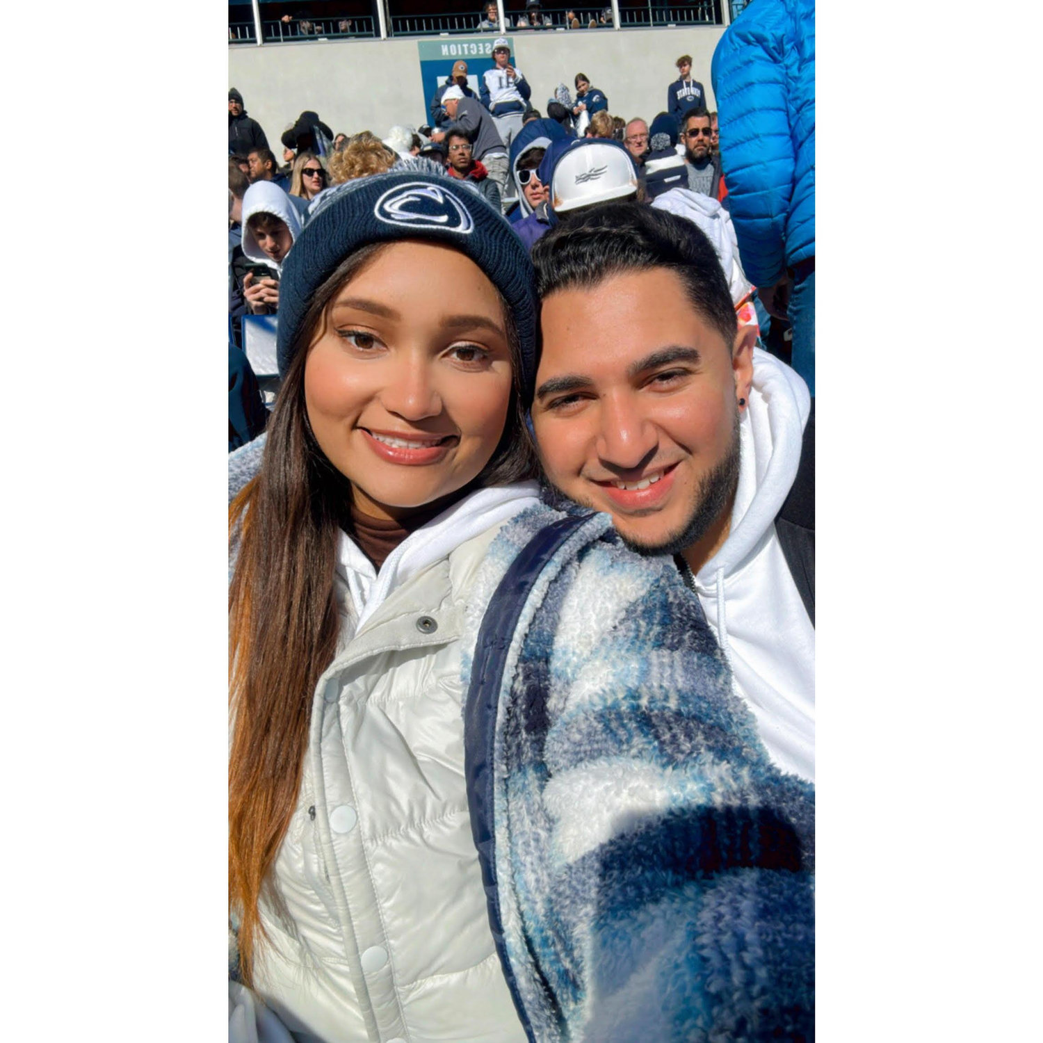 Primer juego de futbol juntos "WE ARE PENN STATE!"
