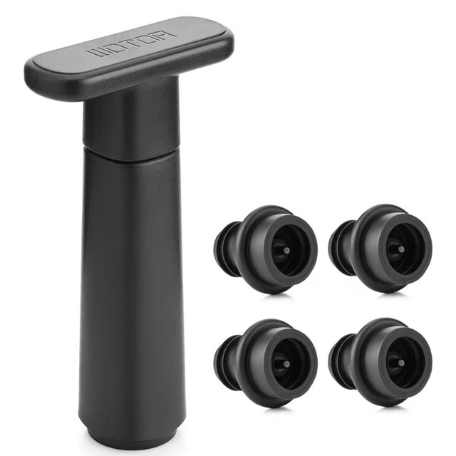 Wine Pump with Stoppers
