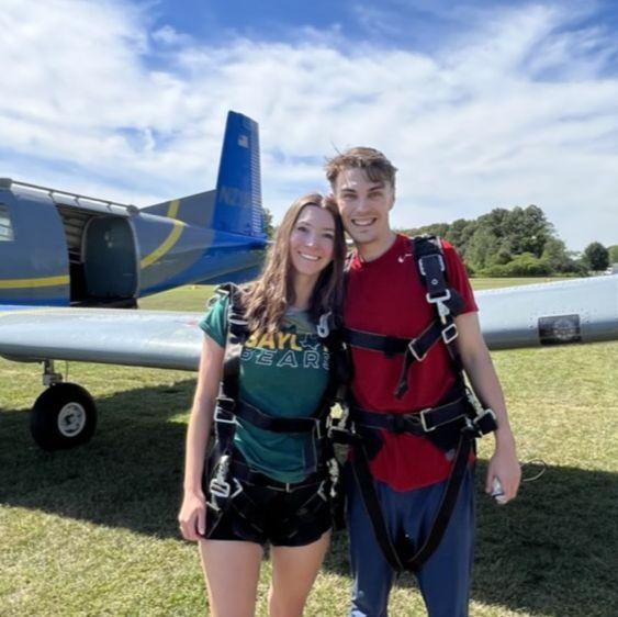 we went SKYYYYDIVINNN