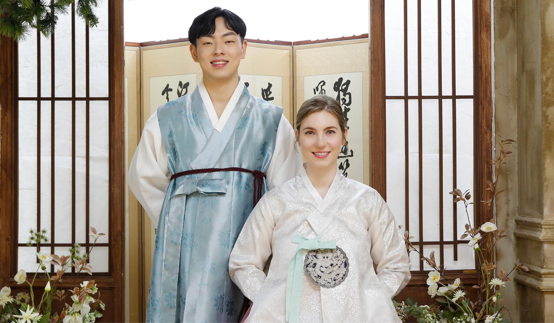 The Wedding Website of Gabrielle Weaver and HeeGeon Pyo