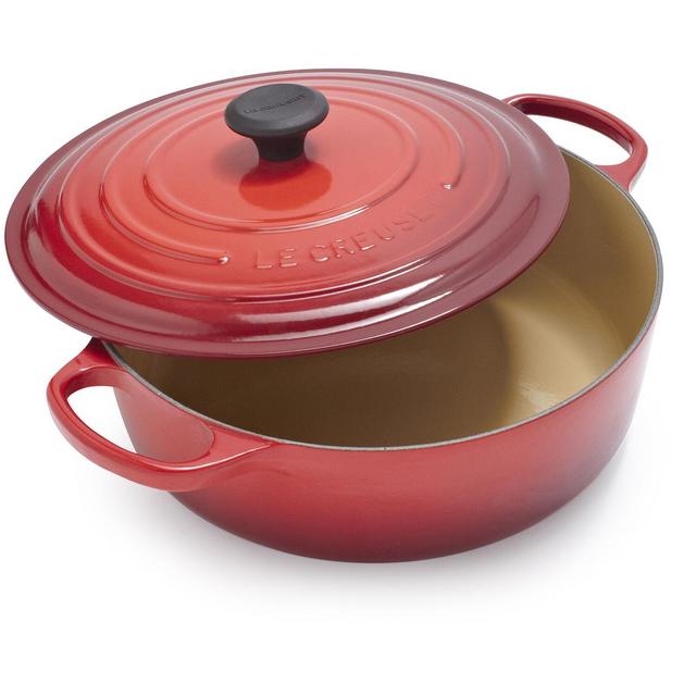 Le Creuset Round Wide Dutch Oven, 6.75 qt.