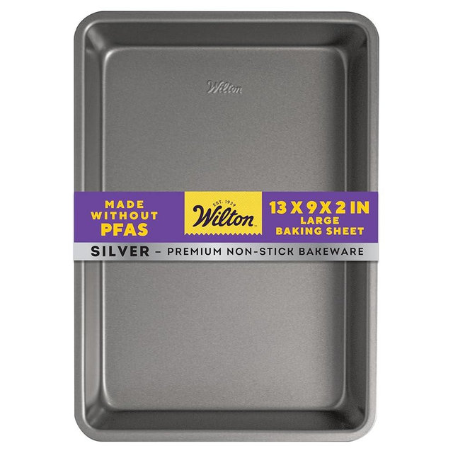 Wilton Silver Non Stick Oblong Cake Pan, Perfect for Cake and Lasagna, Made without PFAS, Durable Steel, Even Heating, 13 x 9 x 2 in, Packaging May Vary