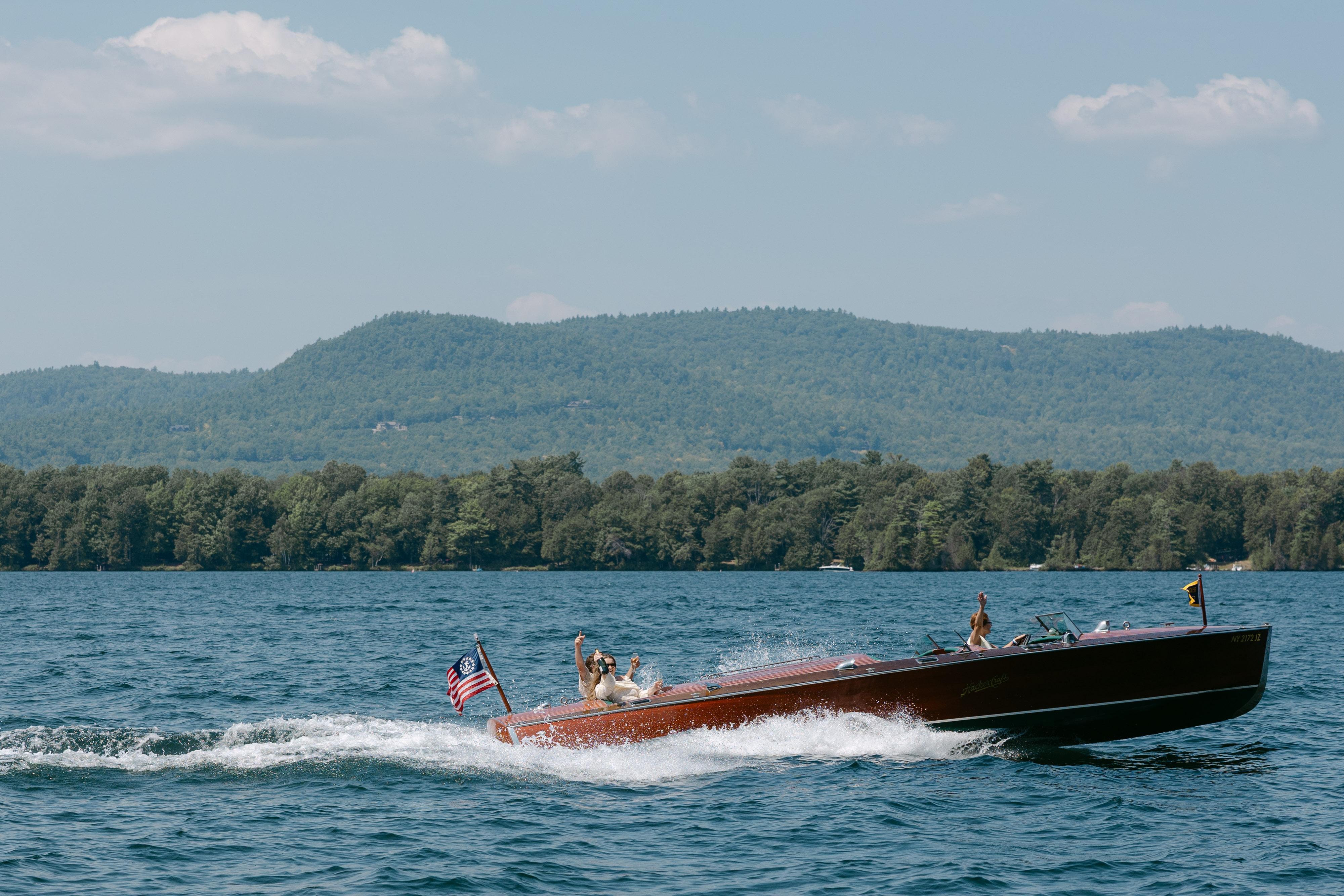 The Wedding Website of Lindsey Hans and Max Hayes