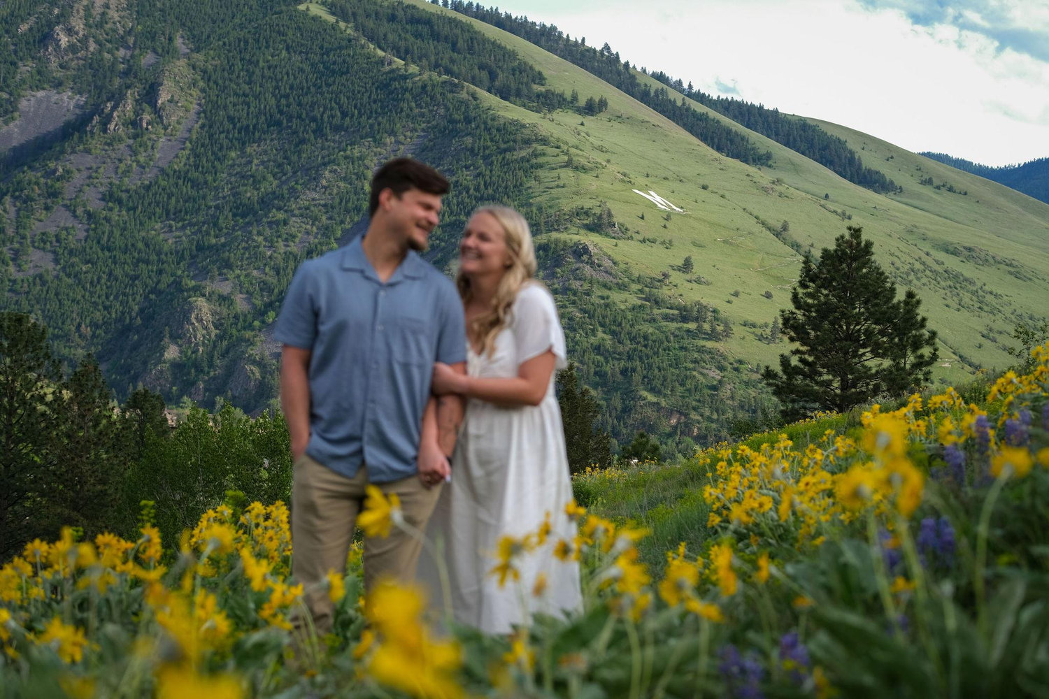 The Wedding Website of Lindsey Hundemer and Adam Siira