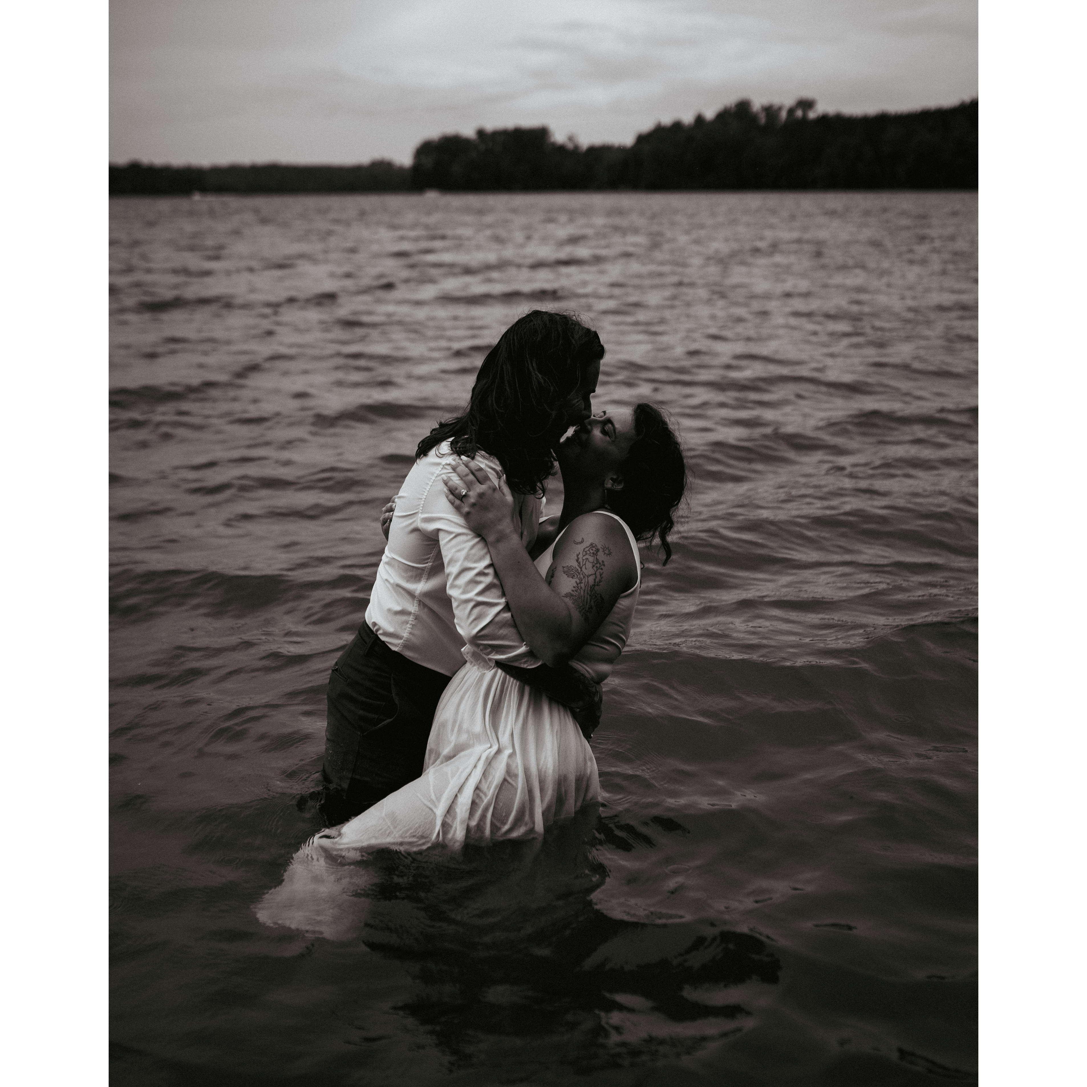 Engagement photos at Lake Hartwell