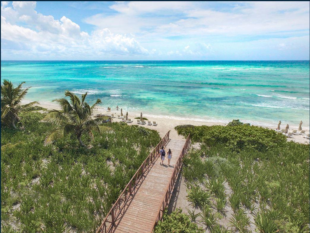 The Wedding Website of Angelique Santiago and David Gettis
