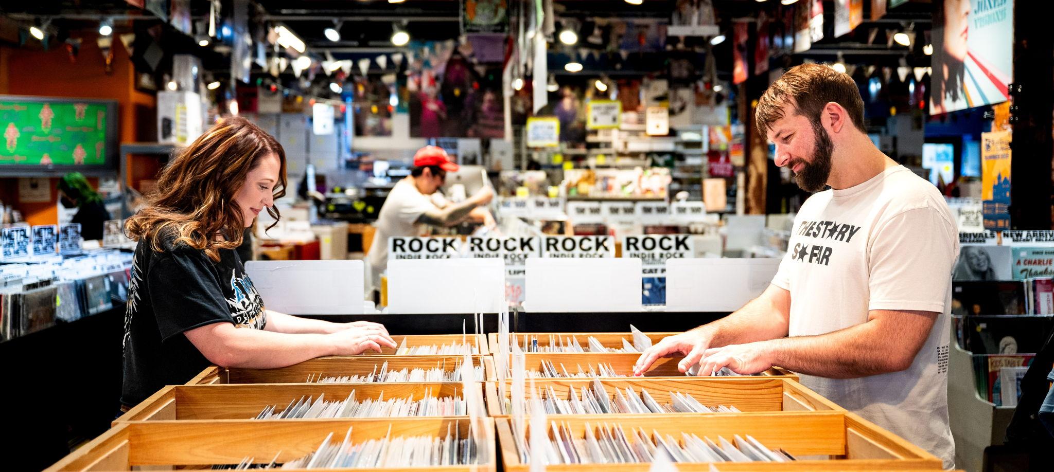 The Wedding Website of Madelyn Davis and Daniel Devine