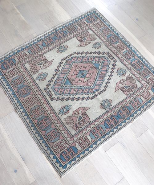 Rug: Santorini 5' x 4'8"