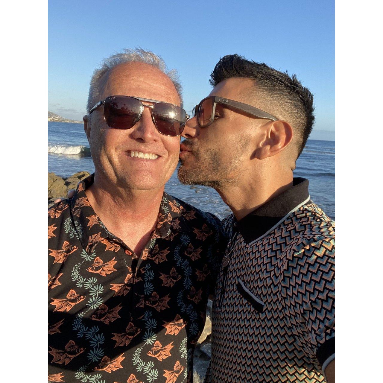 A kiss on the sand (Laguna Beach, CA 2022)